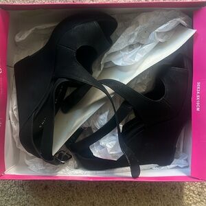 Black Chinese Laundry Wedges